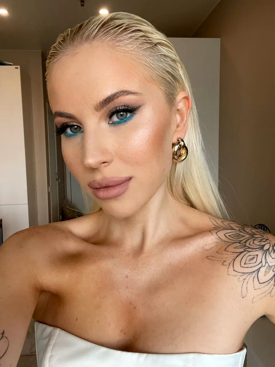 Имя: Алина Возраст: 24 Вес: 46