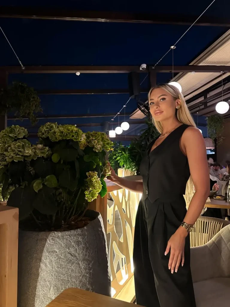 Имя: Селена Возраст: 26 Вес: 52